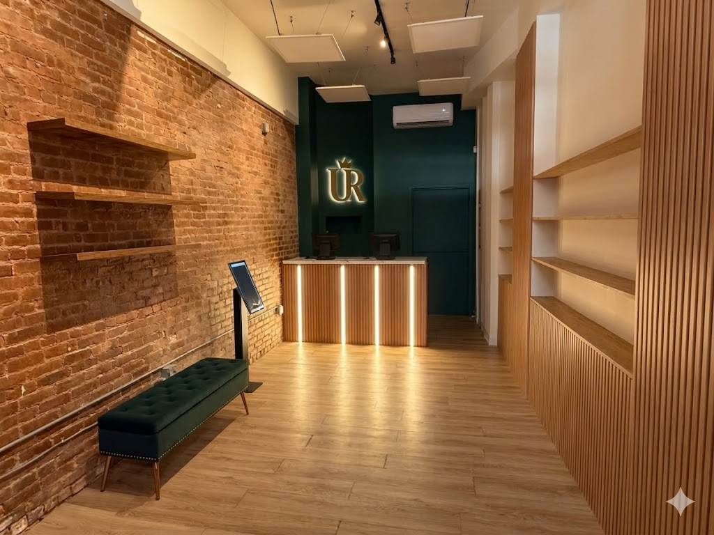 Upliftroyal Storefront interior